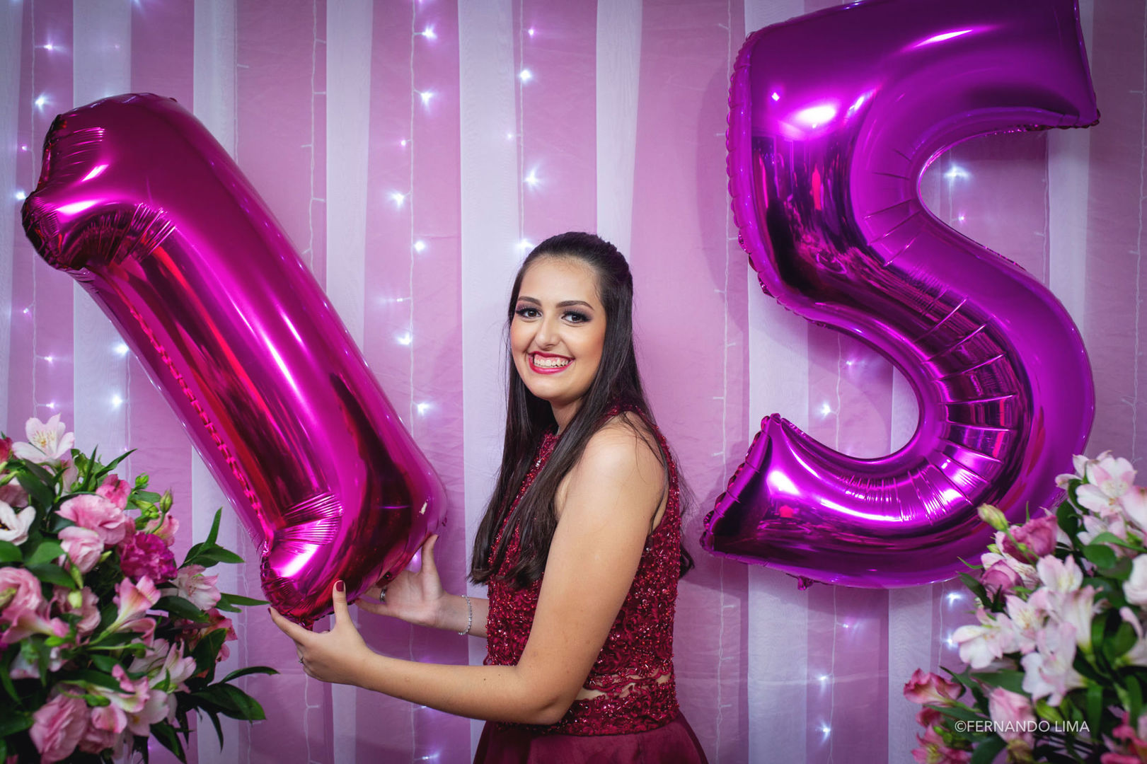Foto Debutante Gisele, fazendo a festa com os amigos. Foto Debutante Gisele, fazendo a festa com os amigos. - Imagem 29