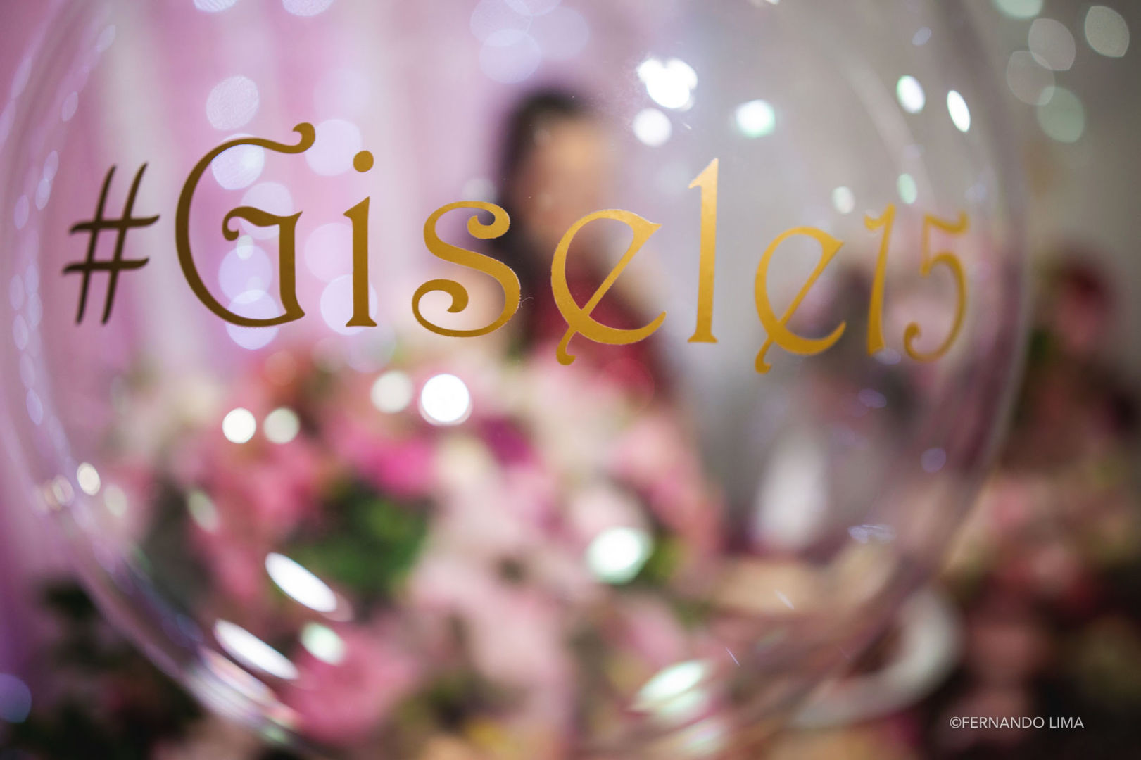 Foto Debutante Gisele, fazendo a festa com os amigos. Foto Debutante Gisele, fazendo a festa com os amigos. - Imagem 40