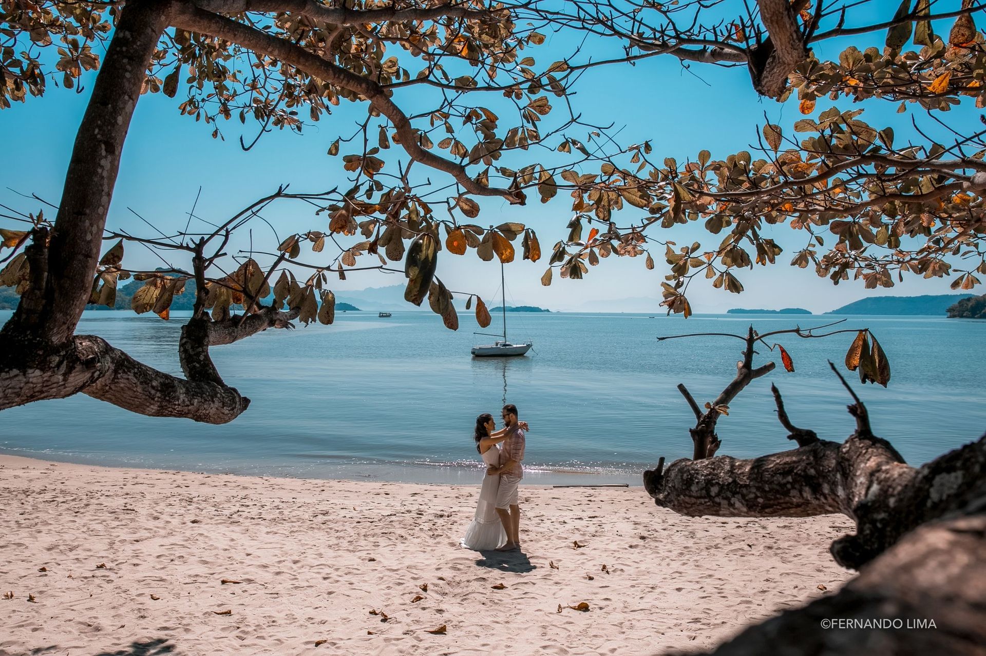 Foto Ensaio de casal, Pré Wedding Fâmila e Felipe, Paraty RJ Foto Ensaio de casal, Pré Wedding Fâmila e Felipe, Paraty RJ - Imagem 1