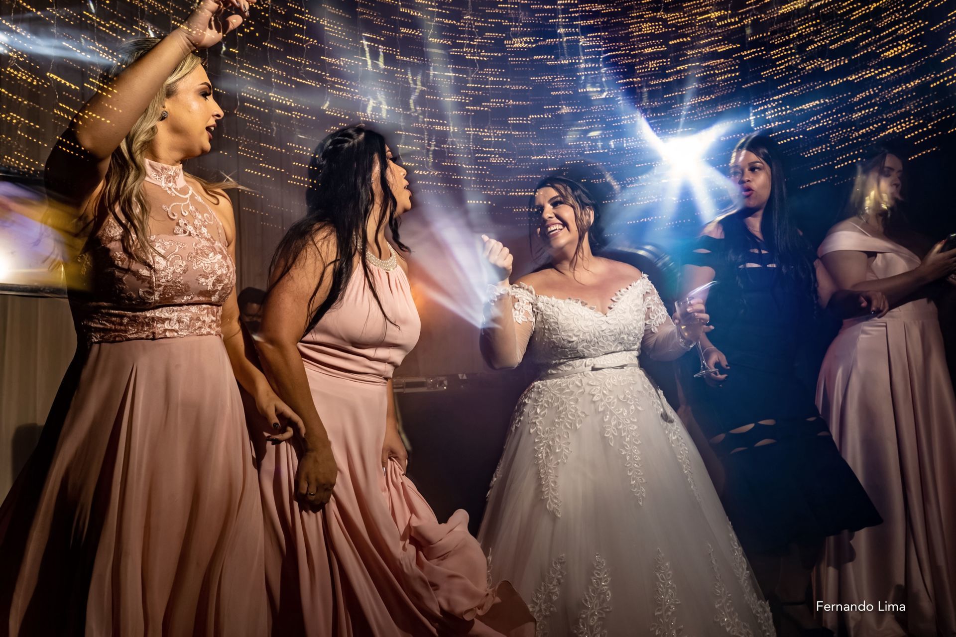 Foto CASAMENTO THAIS E VITOR CHÁCARA LIGHT DECOR Foto CASAMENTO THAIS E VITOR CHÁCARA LIGHT DECOR - Imagem 60