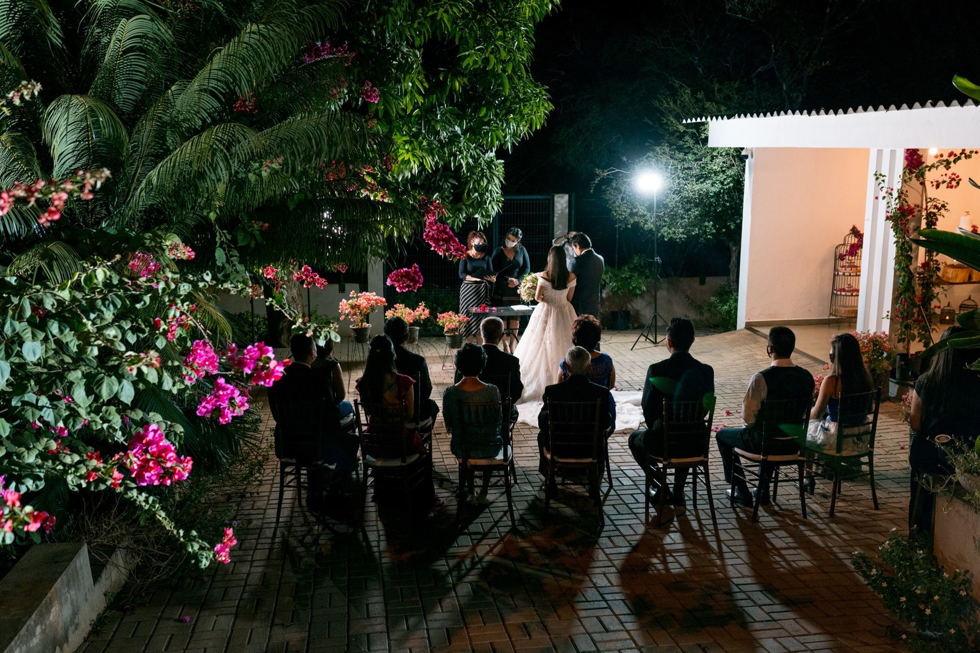 Foto MICRO CASAMENTO LILIAN E LEANDRO, NA CASA DOS PAIS DA NOIVA Foto MICRO CASAMENTO LILIAN E LEANDRO, NA CASA DOS PAIS DA NOIVA - Imagem 6