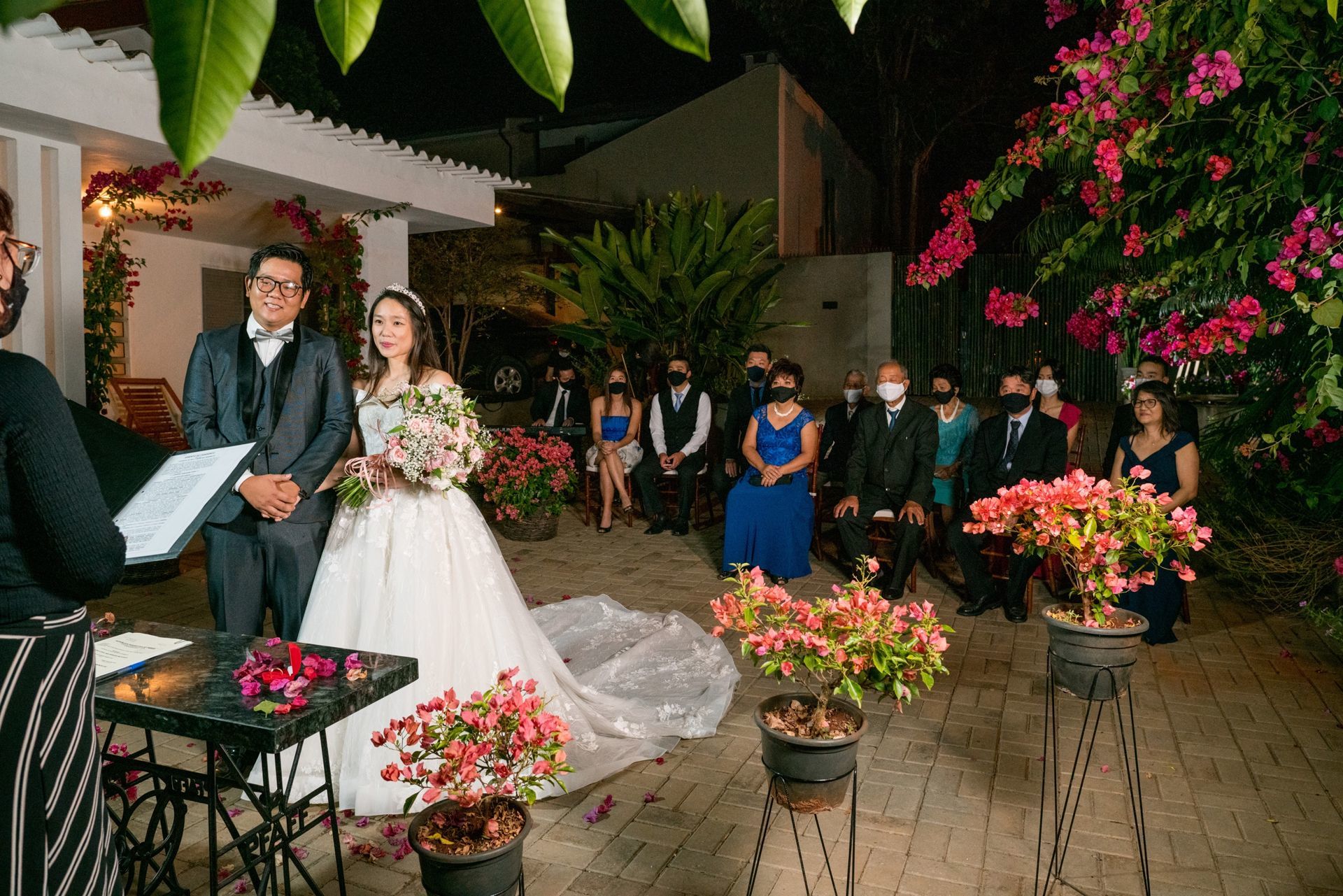 Foto MICRO CASAMENTO LILIAN E LEANDRO, NA CASA DOS PAIS DA NOIVA Foto MICRO CASAMENTO LILIAN E LEANDRO, NA CASA DOS PAIS DA NOIVA - Imagem 38