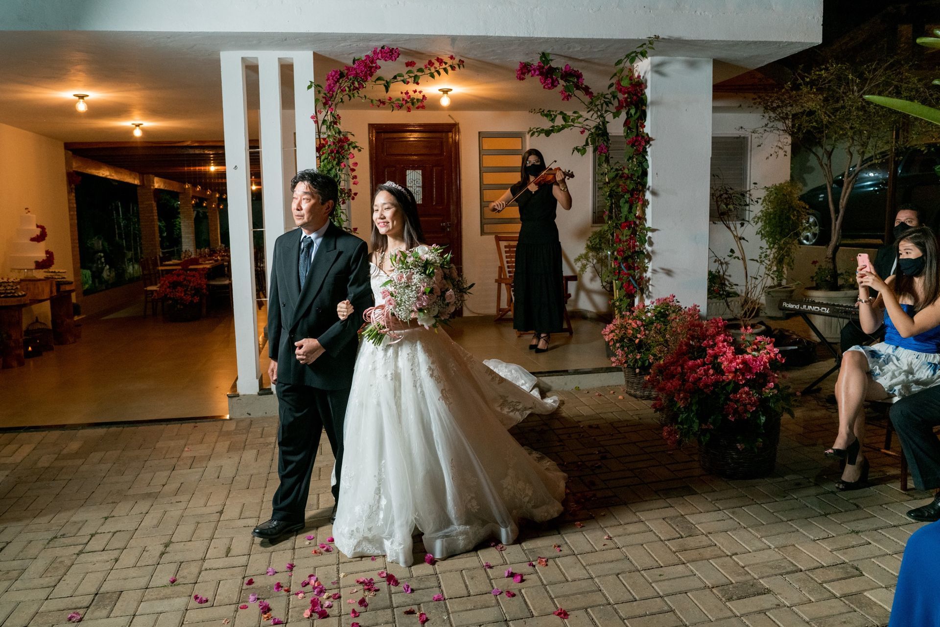Foto MICRO CASAMENTO LILIAN E LEANDRO, NA CASA DOS PAIS DA NOIVA Foto MICRO CASAMENTO LILIAN E LEANDRO, NA CASA DOS PAIS DA NOIVA - Imagem 36