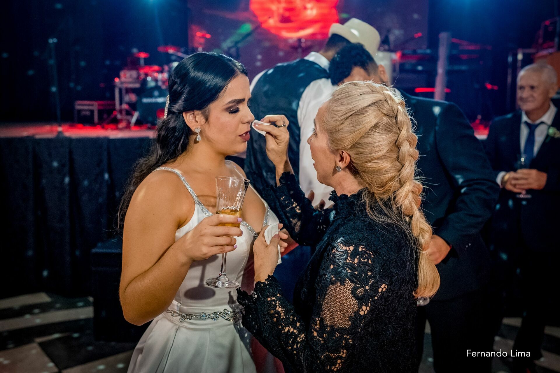 Foto CASAMENTO VANESSA E MICHEL, CERVEJARIA AVENIDA ARAÇATUBA SP Foto CASAMENTO VANESSA E MICHEL, CERVEJARIA AVENIDA ARAÇATUBA SP - Imagem 53