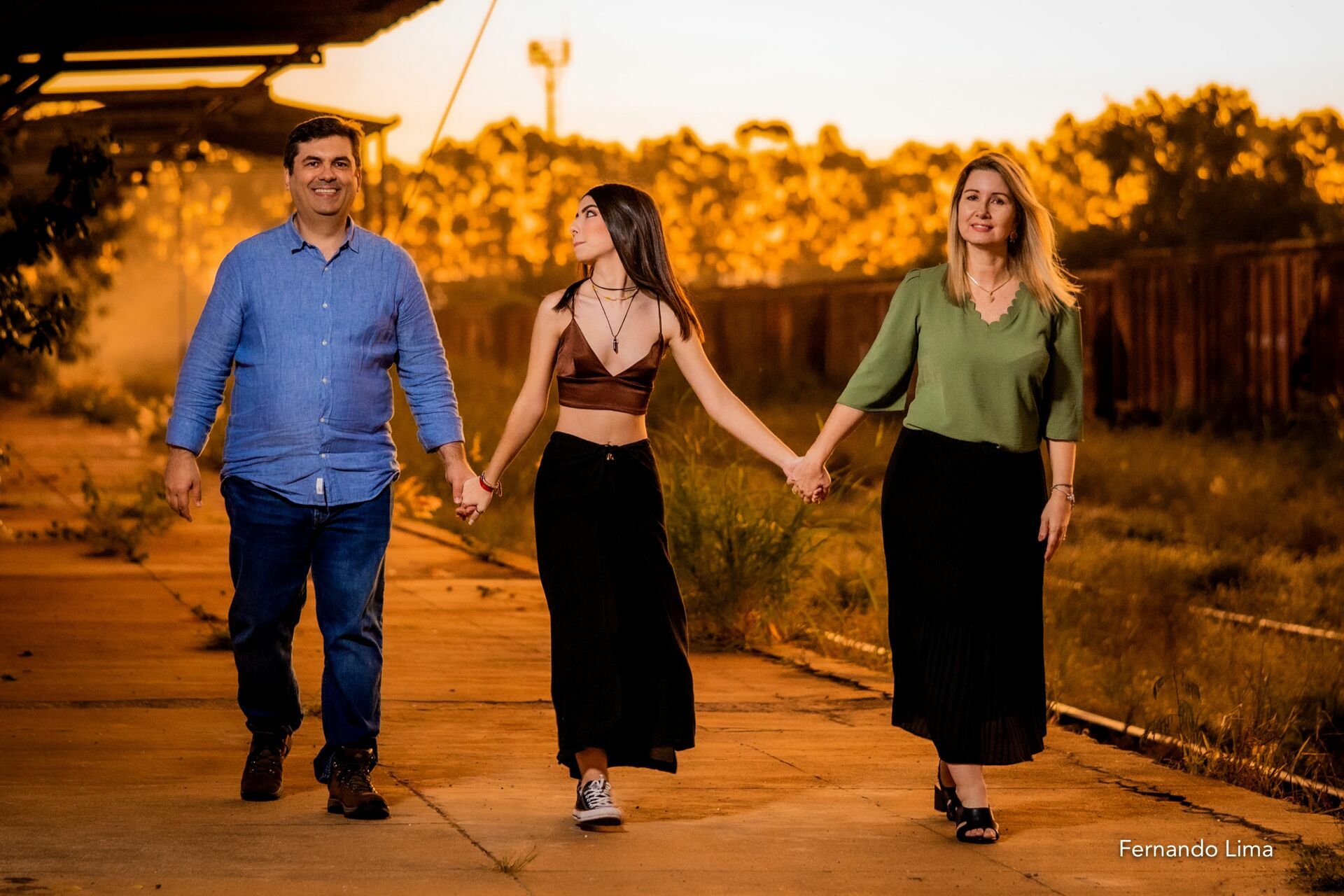 Foto BOOK 15 ANOS GIOVANA, ESTAÇÃO DO TREM ARAÇATUBA SP  - Imagem 32