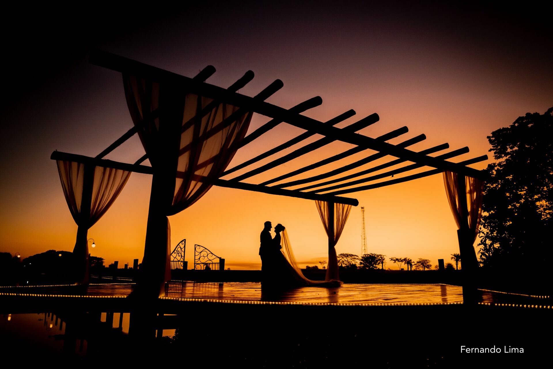 Foto CASAMENTO ANA PAULA E LUIZ FERNANDO, NO POR DO SOL DO INTERIOR Foto CASAMENTO ANA PAULA E LUIZ FERNANDO, NO POR DO SOL DO INTERIOR - Imagem 0
