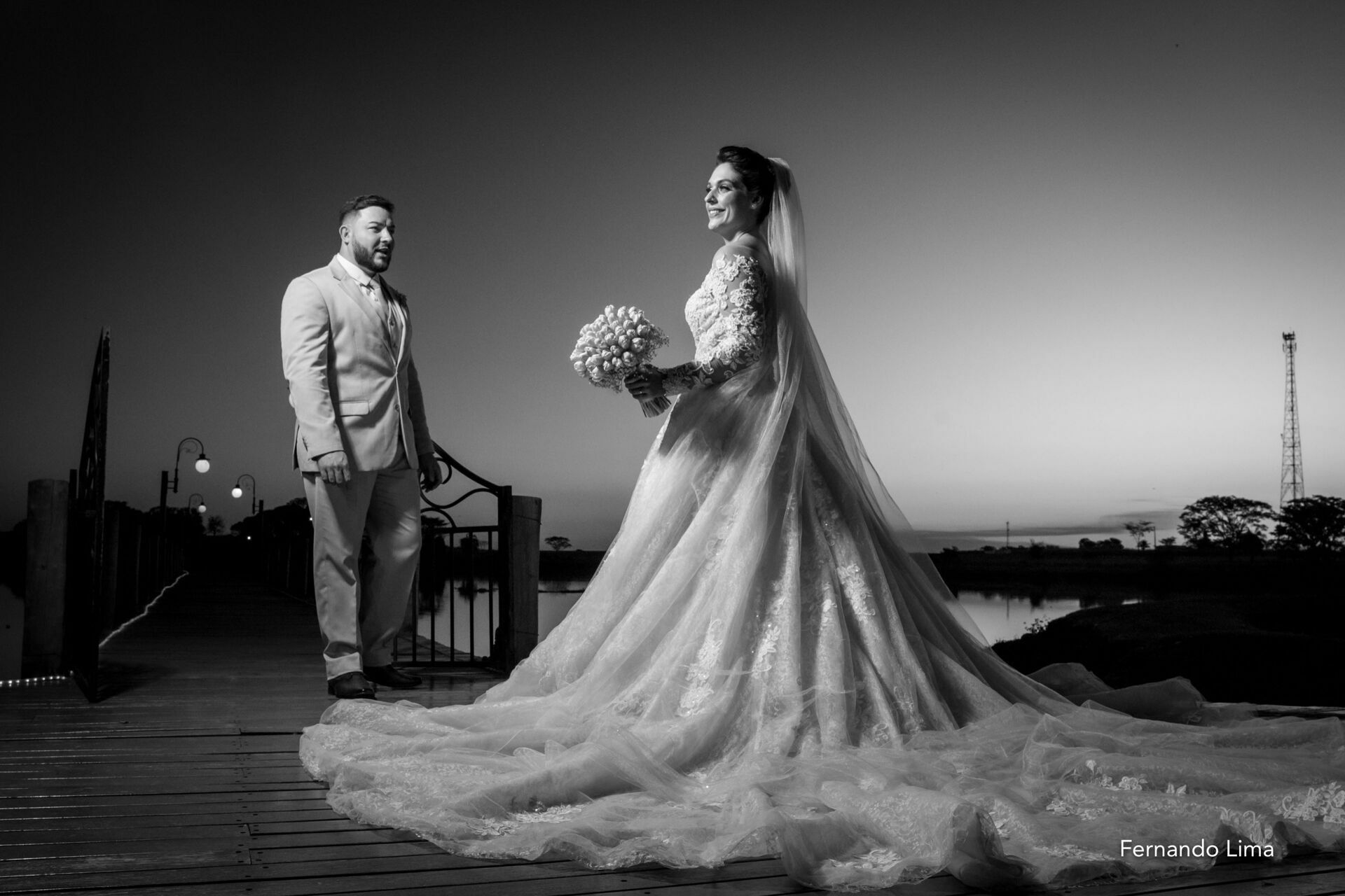 Foto CASAMENTO ANA PAULA E LUIZ FERNANDO, NO POR DO SOL DO INTERIOR Foto CASAMENTO ANA PAULA E LUIZ FERNANDO, NO POR DO SOL DO INTERIOR - Imagem 47