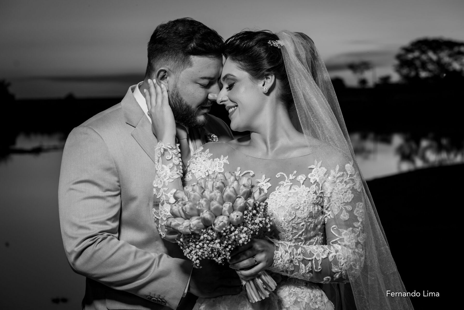 Foto CASAMENTO ANA PAULA E LUIZ FERNANDO, NO POR DO SOL DO INTERIOR Foto CASAMENTO ANA PAULA E LUIZ FERNANDO, NO POR DO SOL DO INTERIOR - Imagem 43