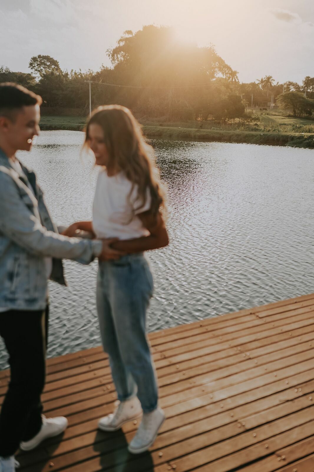 Foto ENSAIO DE CASAL - PRÉ WEDDING GABRIELA E JR - PORTAL DO LAGO - Imagem 18