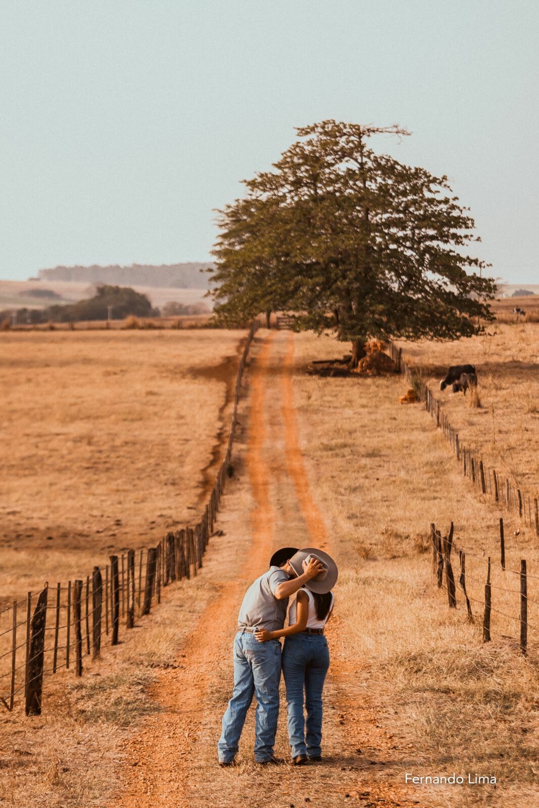 Foto ENSAIO DE CASAL, PRÉ WEDDING RUBIA E FELIPE - BURITAMA SP Foto ENSAIO DE CASAL, PRÉ WEDDING RUBIA E FELIPE - BURITAMA SP - Imagem 4