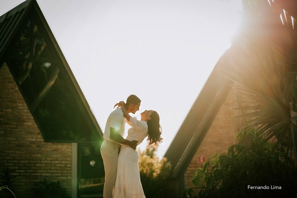 UM PRÉ-WEDDING ENCANTADOR AO PÔR DO SOL NA QUINTA DO SARDÃO 