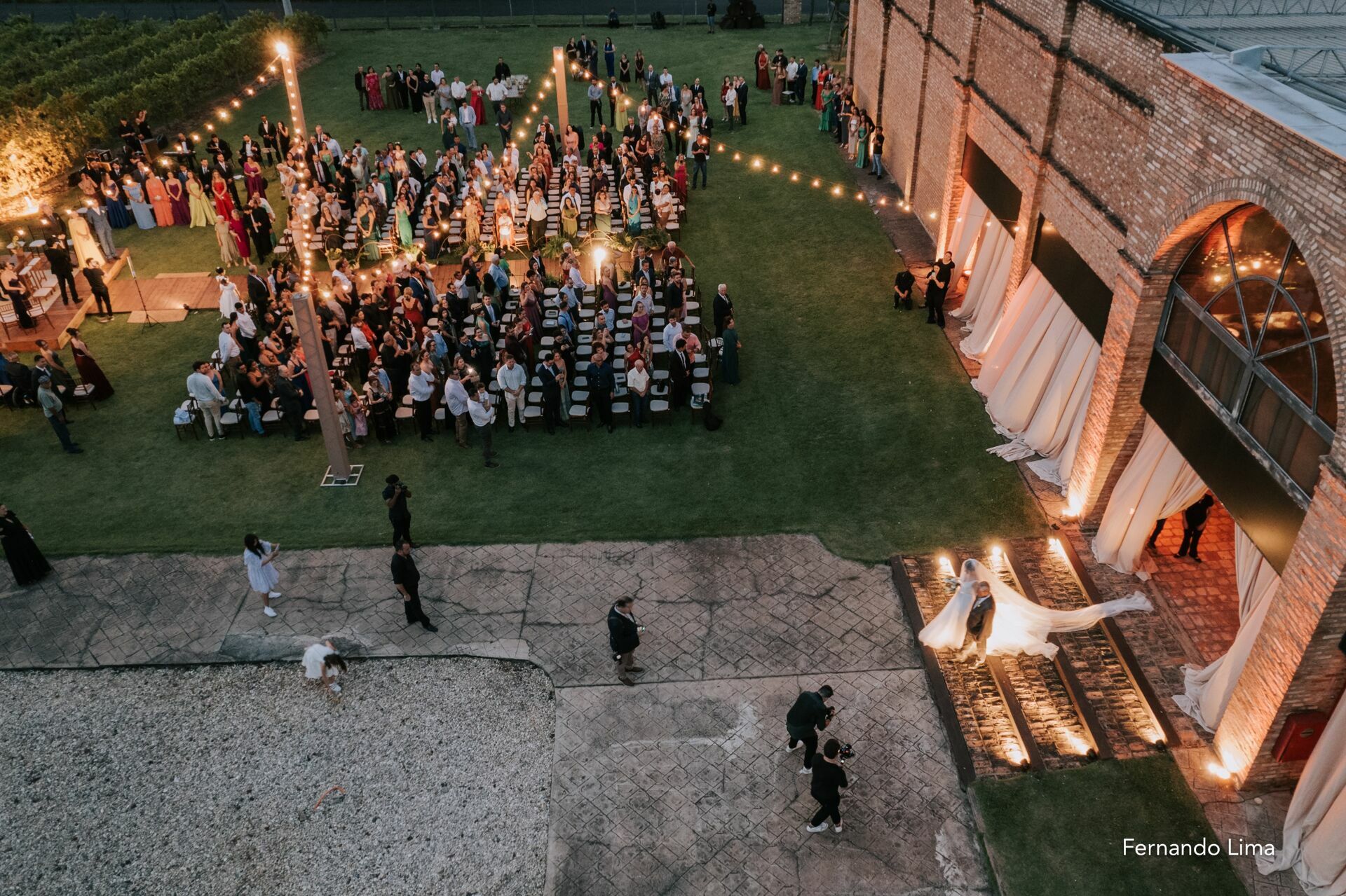 Foto Amor e Vinho: O Encantador Casamento de Julia e Lucas na Vinícola Foto Amor e Vinho: O Encantador Casamento de Julia e Lucas na Vinícola - Imagem 26