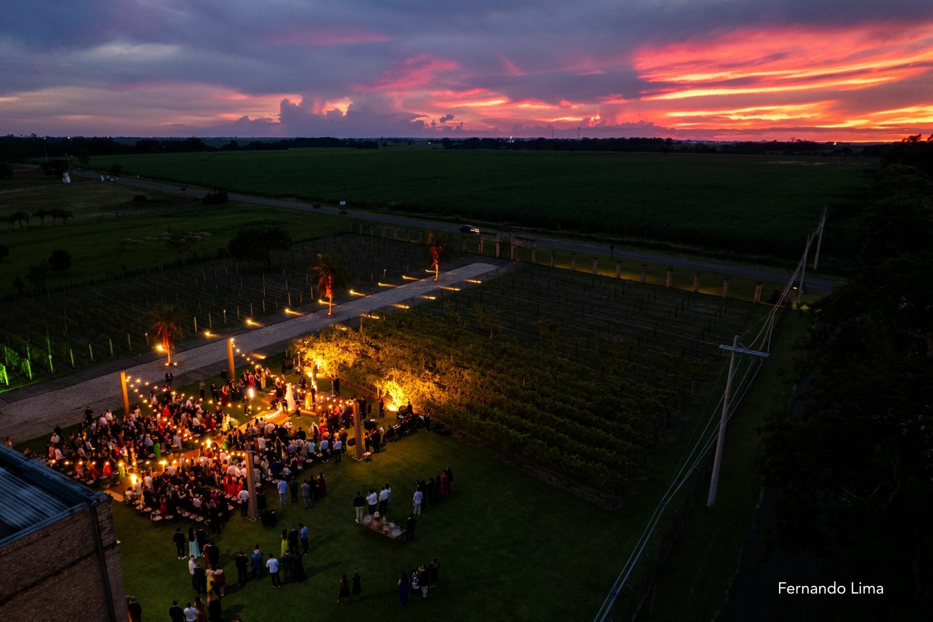 Foto Amor e Vinho: O Encantador Casamento de Julia e Lucas na Vinícola Foto Amor e Vinho: O Encantador Casamento de Julia e Lucas na Vinícola - Imagem 29