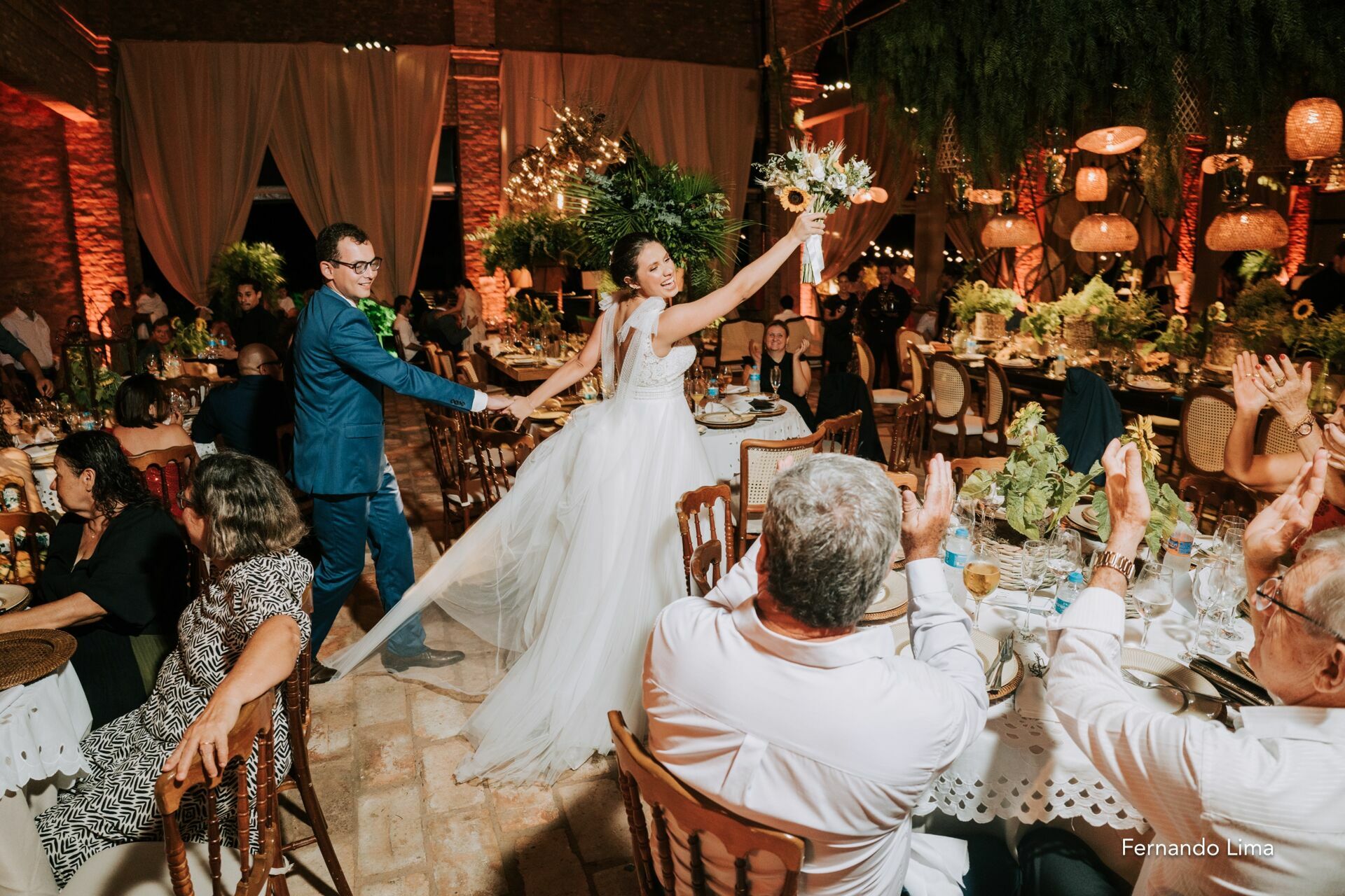 Foto Amor e Vinho: O Encantador Casamento de Julia e Lucas na Vinícola Foto Amor e Vinho: O Encantador Casamento de Julia e Lucas na Vinícola - Imagem 43