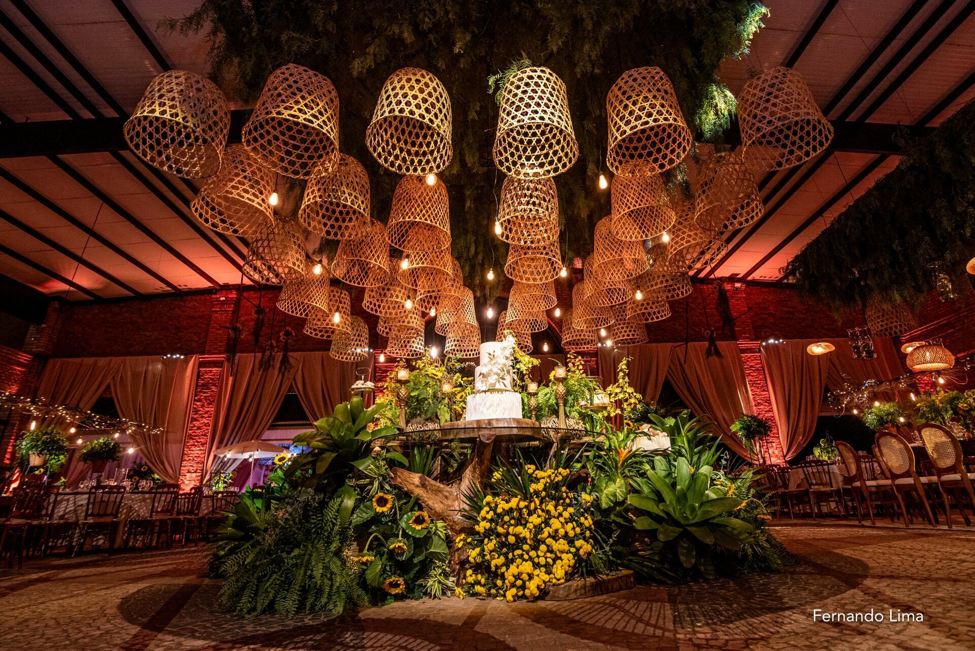 Foto Amor e Vinho: O Encantador Casamento de Julia e Lucas na Vinícola Foto Amor e Vinho: O Encantador Casamento de Julia e Lucas na Vinícola - Imagem 32