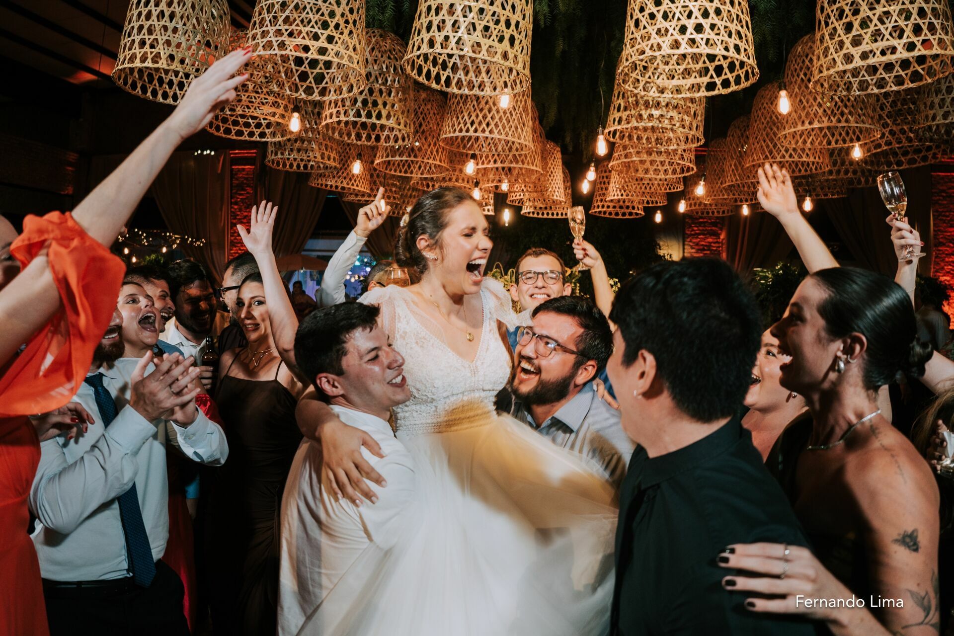 Foto Amor e Vinho: O Encantador Casamento de Julia e Lucas na Vinícola Foto Amor e Vinho: O Encantador Casamento de Julia e Lucas na Vinícola - Imagem 49