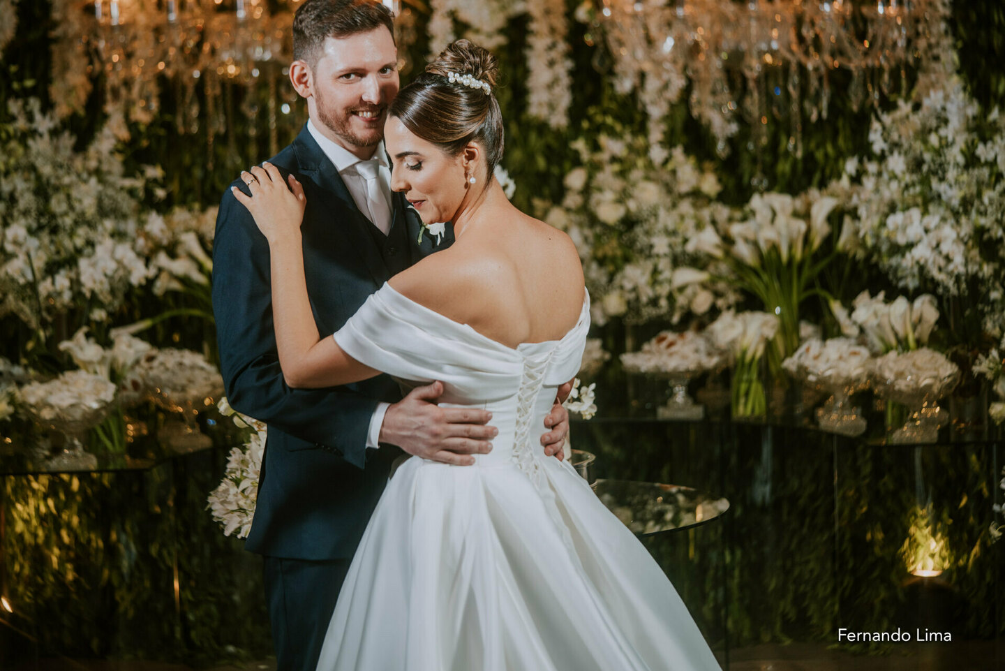 CASAMENTO DE JULIANA E EDI: UMA UNIÃO ENCANTADORA NA CAPELA DO SALESIANO EM ARAÇATUBA