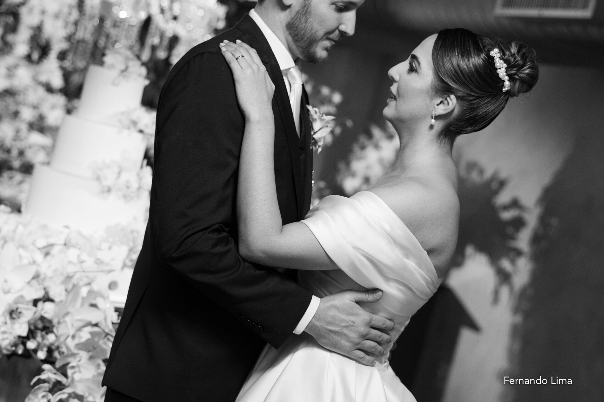 Foto CASAMENTO DE JULIANA E EDI: UMA UNIÃO ENCANTADORA NA CAPELA DO SALESIANO EM ARAÇATUBA Foto CASAMENTO DE JULIANA E EDI: UMA UNIÃO ENCANTADORA NA CAPELA DO SALESIANO EM ARAÇATUBA - Imagem 17