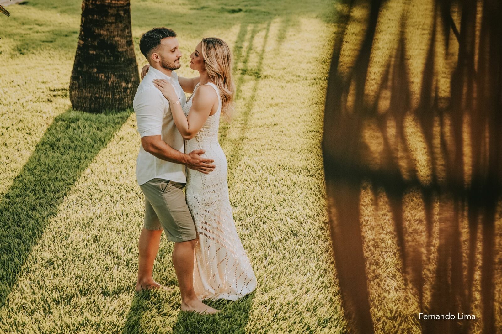 Foto ENSAIO PRÉ-WEDDING DE MARIANA E RENAN: UM PÔR DO SOL INCRÍVEL NA QUINTA DO SARDÃO EM GUARARAPES Foto ENSAIO PRÉ-WEDDING DE MARIANA E RENAN: UM PÔR DO SOL INCRÍVEL NA QUINTA DO SARDÃO EM GUARARAPES - Imagem 9