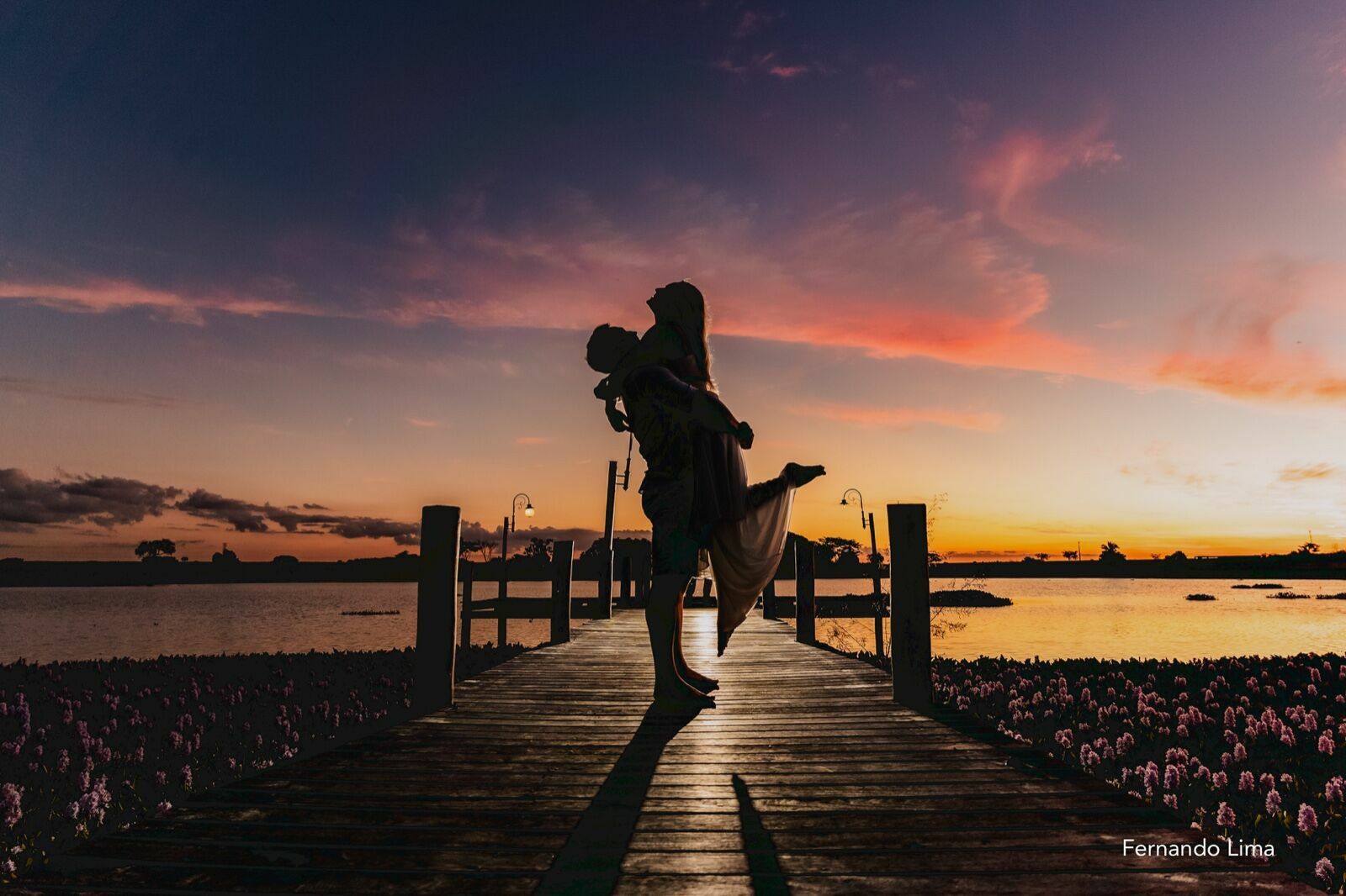 Foto ENSAIO PRÉ-WEDDING DE MARIANA E RENAN: UM PÔR DO SOL INCRÍVEL NA QUINTA DO SARDÃO EM GUARARAPES Foto ENSAIO PRÉ-WEDDING DE MARIANA E RENAN: UM PÔR DO SOL INCRÍVEL NA QUINTA DO SARDÃO EM GUARARAPES - Imagem 43