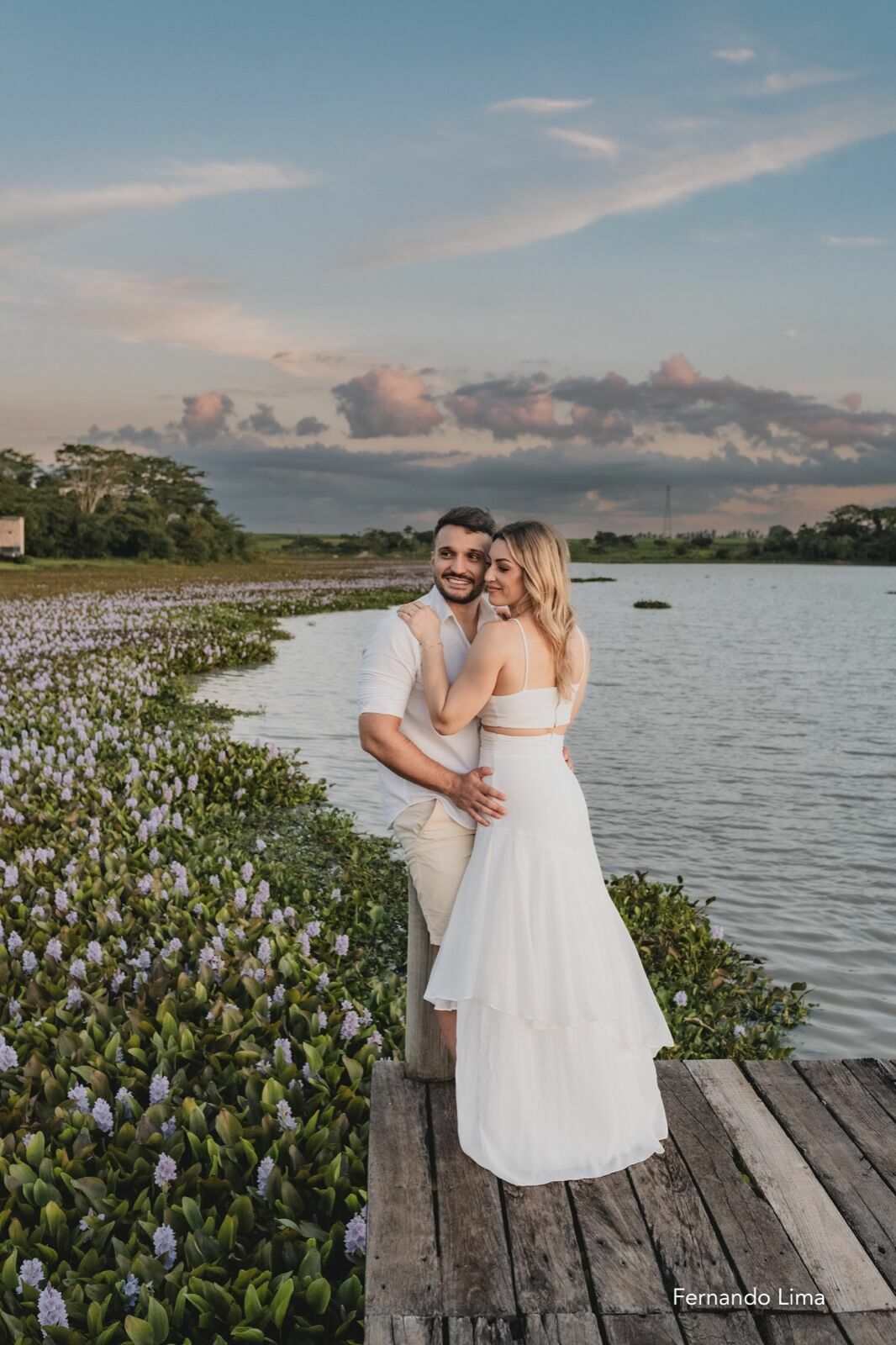 Foto ENSAIO PRÉ-WEDDING DE MARIANA E RENAN: UM PÔR DO SOL INCRÍVEL NA QUINTA DO SARDÃO EM GUARARAPES Foto ENSAIO PRÉ-WEDDING DE MARIANA E RENAN: UM PÔR DO SOL INCRÍVEL NA QUINTA DO SARDÃO EM GUARARAPES - Imagem 41