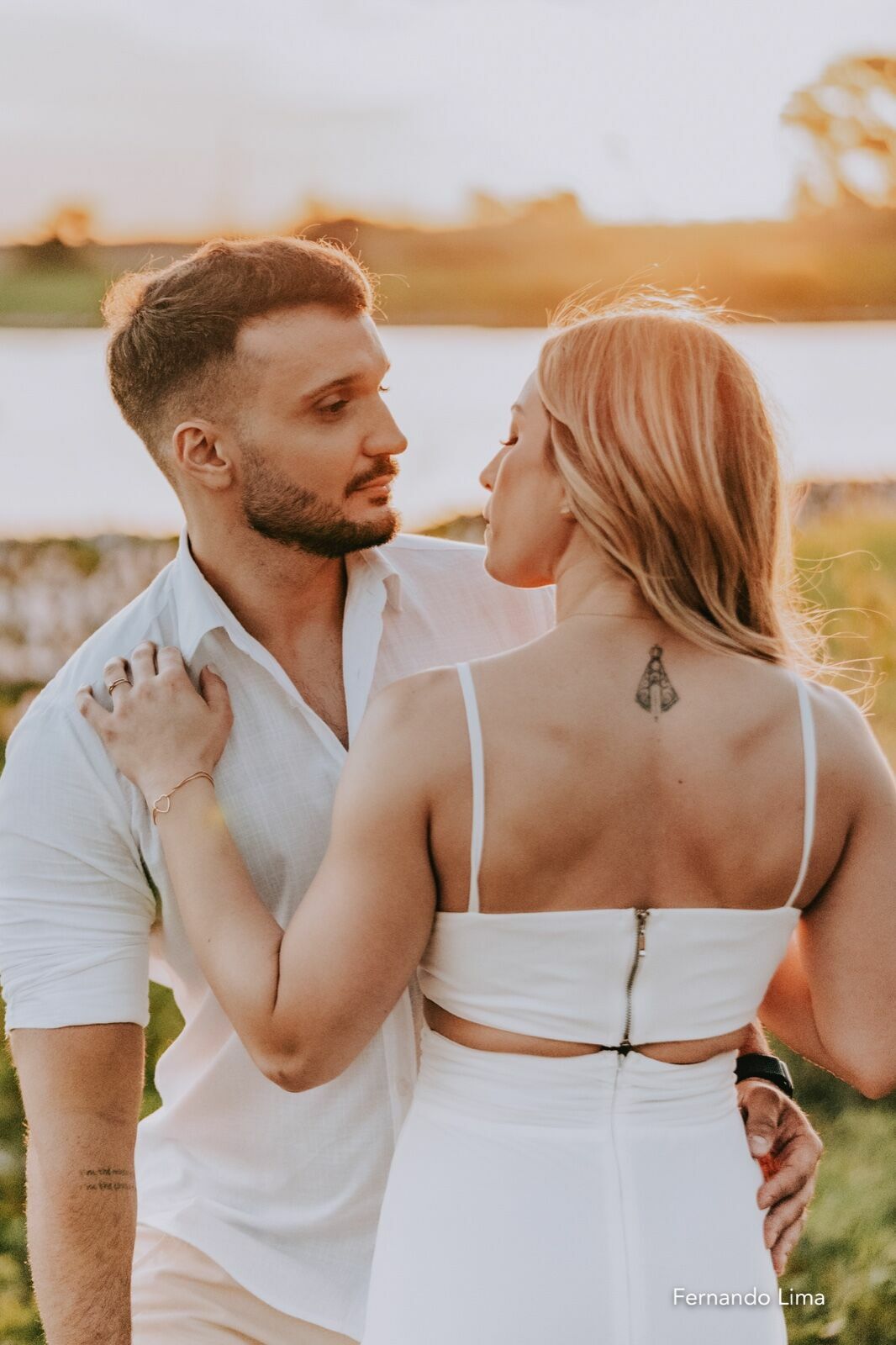 Foto ENSAIO PRÉ-WEDDING DE MARIANA E RENAN: UM PÔR DO SOL INCRÍVEL NA QUINTA DO SARDÃO EM GUARARAPES Foto ENSAIO PRÉ-WEDDING DE MARIANA E RENAN: UM PÔR DO SOL INCRÍVEL NA QUINTA DO SARDÃO EM GUARARAPES - Imagem 45