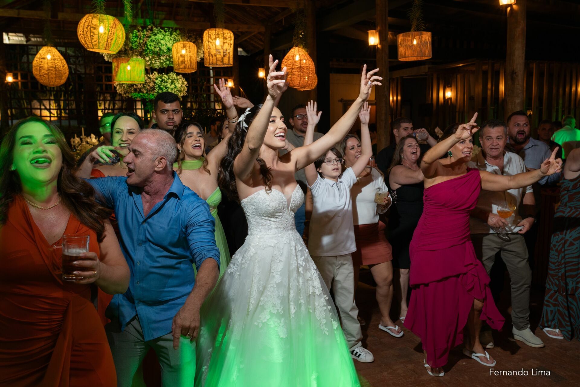 Foto Casamento ao Pôr do Sol em Ibitinga-SP no Espaço Alex Vitro: Um Dia Inesquecível Foto Casamento ao Pôr do Sol em Ibitinga-SP no Espaço Alex Vitro: Um Dia Inesquecível - Imagem 60