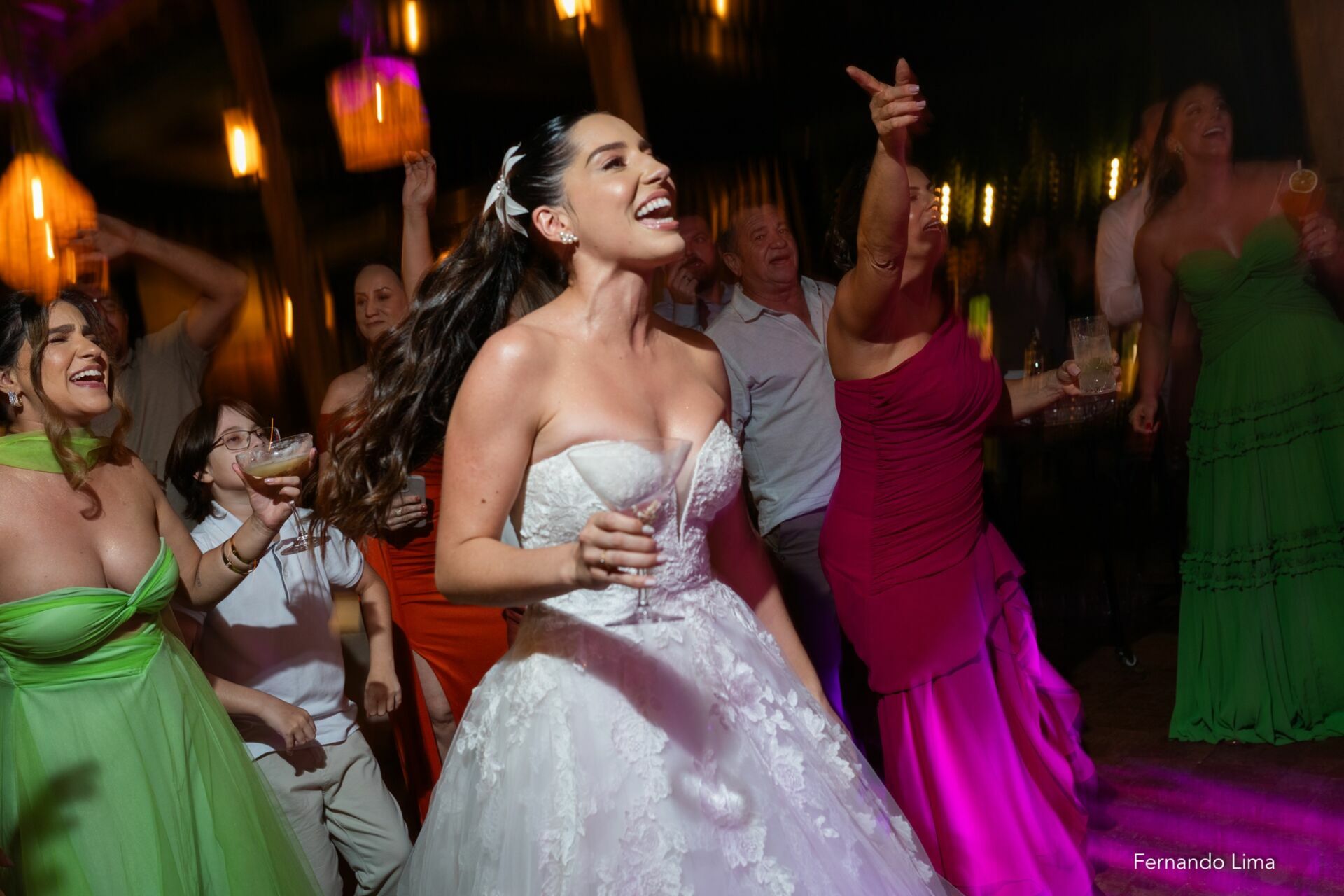 Foto Casamento ao Pôr do Sol em Ibitinga-SP no Espaço Alex Vitro: Um Dia Inesquecível Foto Casamento ao Pôr do Sol em Ibitinga-SP no Espaço Alex Vitro: Um Dia Inesquecível - Imagem 57