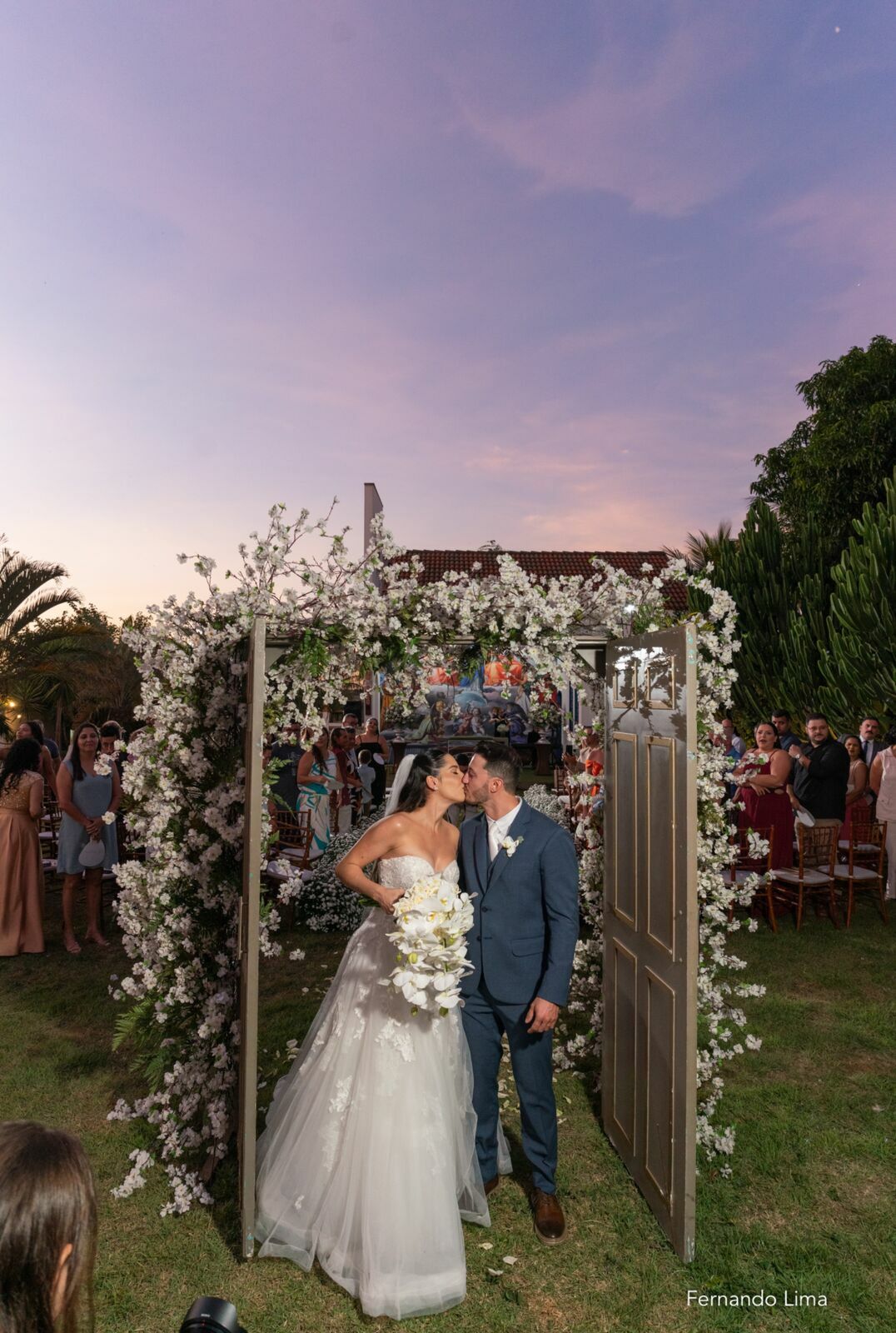 Foto Casamento ao Pôr do Sol em Ibitinga-SP no Espaço Alex Vitro: Um Dia Inesquecível Foto Casamento ao Pôr do Sol em Ibitinga-SP no Espaço Alex Vitro: Um Dia Inesquecível - Imagem 35