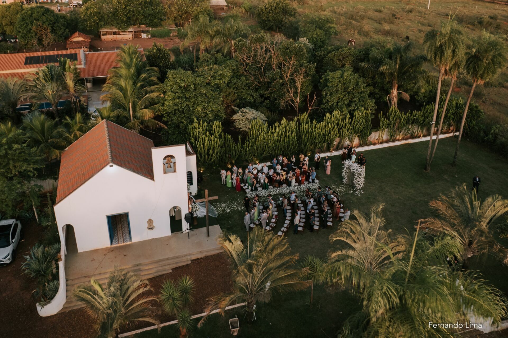 Foto Casamento ao Pôr do Sol em Ibitinga-SP no Espaço Alex Vitro: Um Dia Inesquecível Foto Casamento ao Pôr do Sol em Ibitinga-SP no Espaço Alex Vitro: Um Dia Inesquecível - Imagem 24