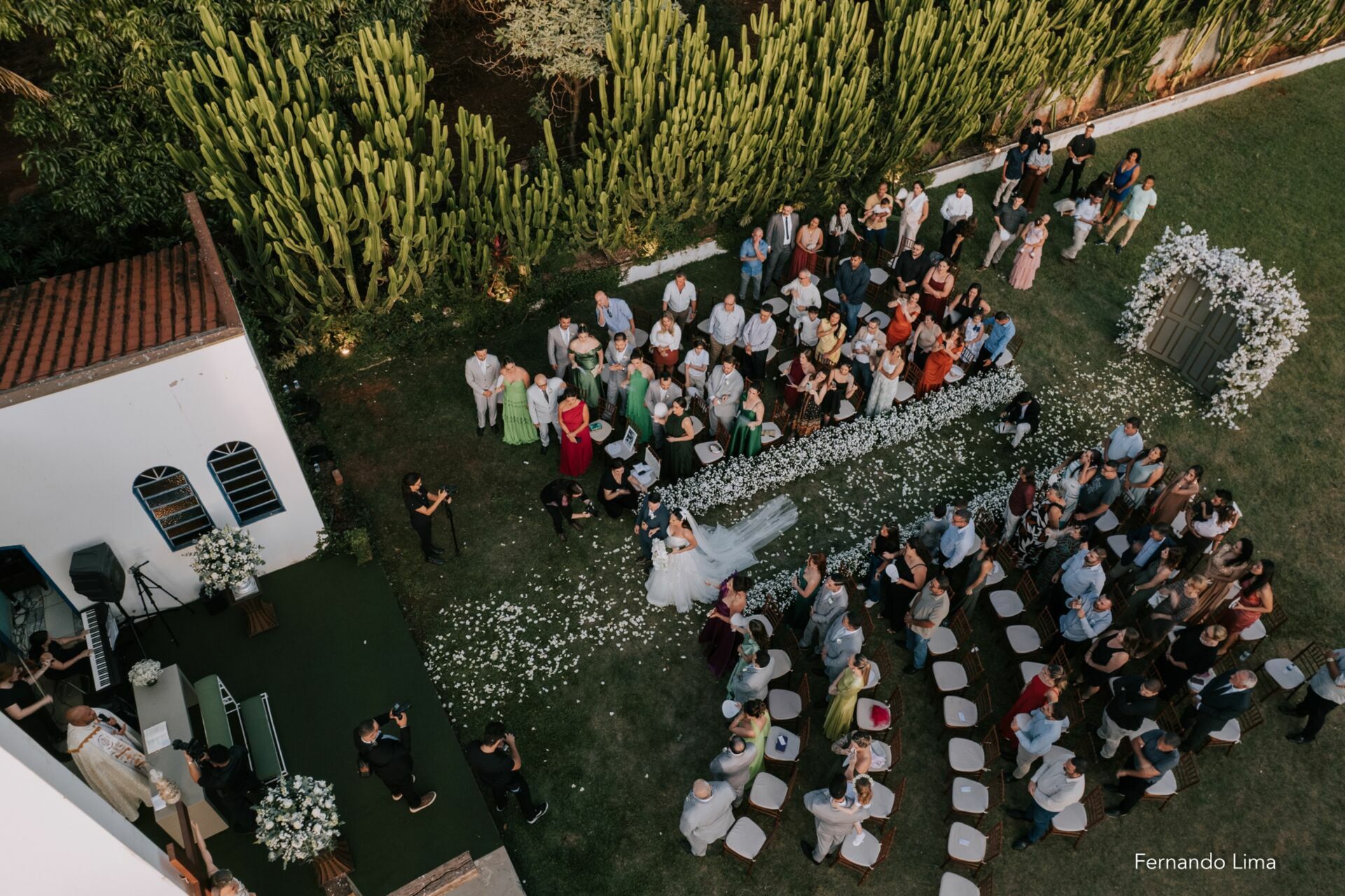 Foto Casamento ao Pôr do Sol em Ibitinga-SP no Espaço Alex Vitro: Um Dia Inesquecível Foto Casamento ao Pôr do Sol em Ibitinga-SP no Espaço Alex Vitro: Um Dia Inesquecível - Imagem 22
