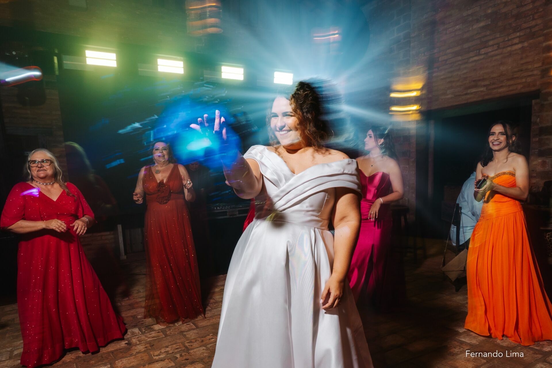 Foto Casamento de Mariana e Marcelo na Estância Monza em Birigui-SP: Amor, Elegância e Emoção Foto Casamento de Mariana e Marcelo na Estância Monza em Birigui-SP: Amor, Elegância e Emoção - Imagem 57