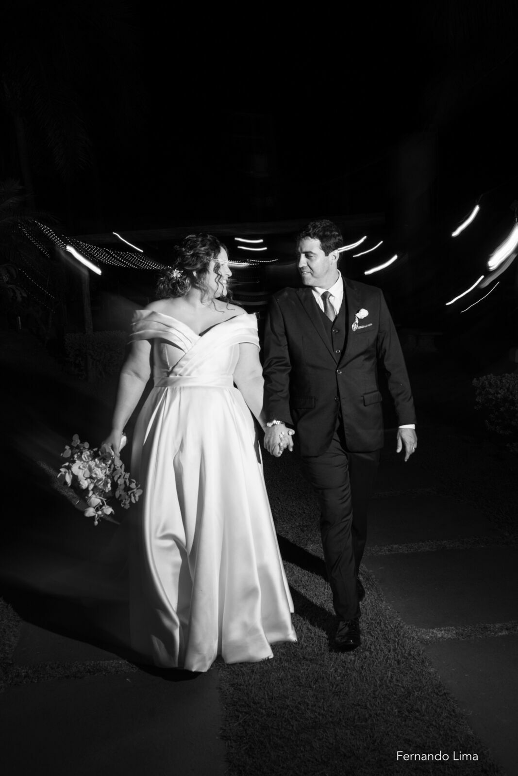 Foto Casamento de Mariana e Marcelo na Estância Monza em Birigui-SP: Amor, Elegância e Emoção Foto Casamento de Mariana e Marcelo na Estância Monza em Birigui-SP: Amor, Elegância e Emoção - Imagem 46