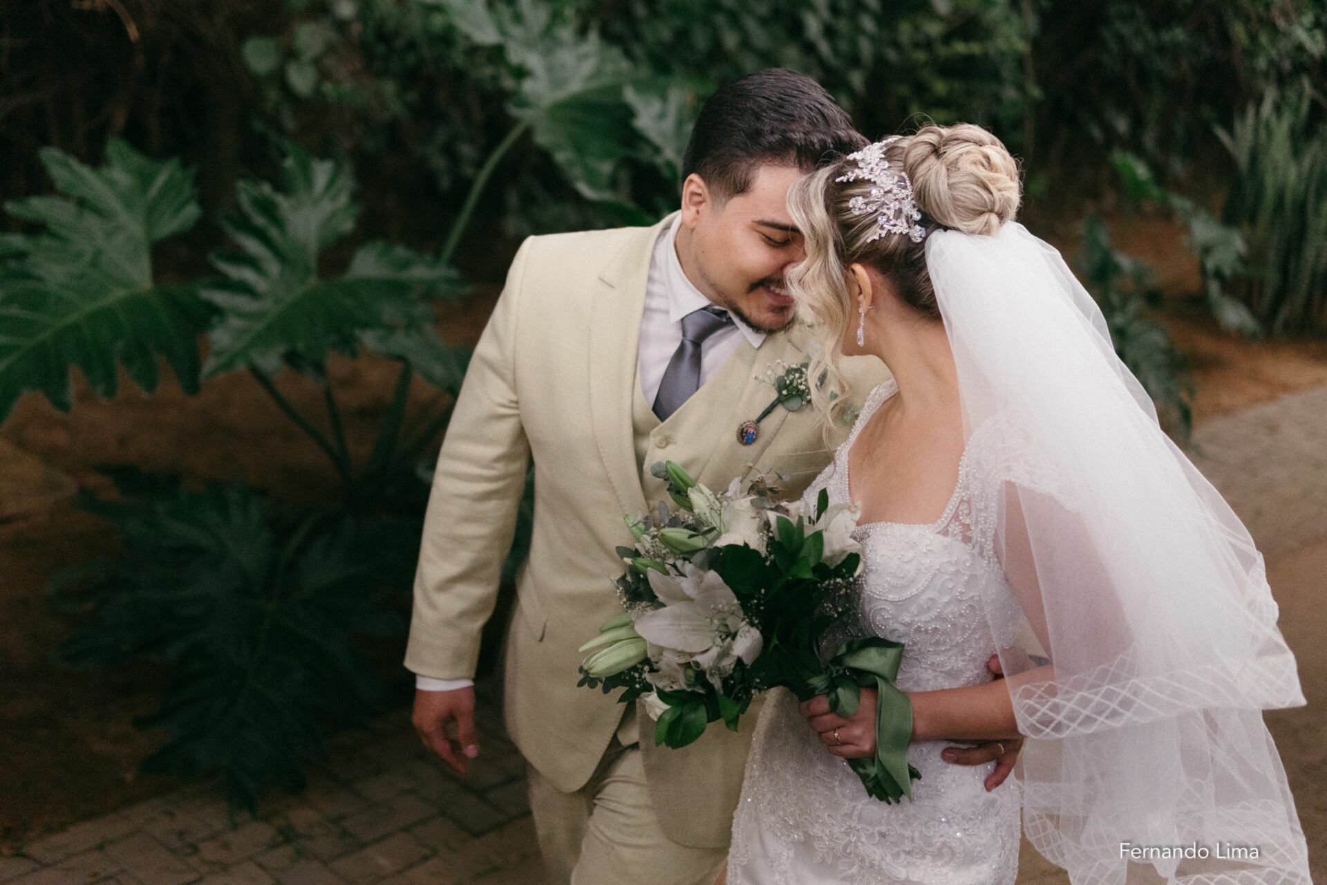 Foto Casamento da Bia e do Kenji na Chácara Light Decor em Araçatuba-SP: Um Dia de Amor e Luz Foto Casamento da Bia e do Kenji na Chácara Light Decor em Araçatuba-SP: Um Dia de Amor e Luz - Imagem 18