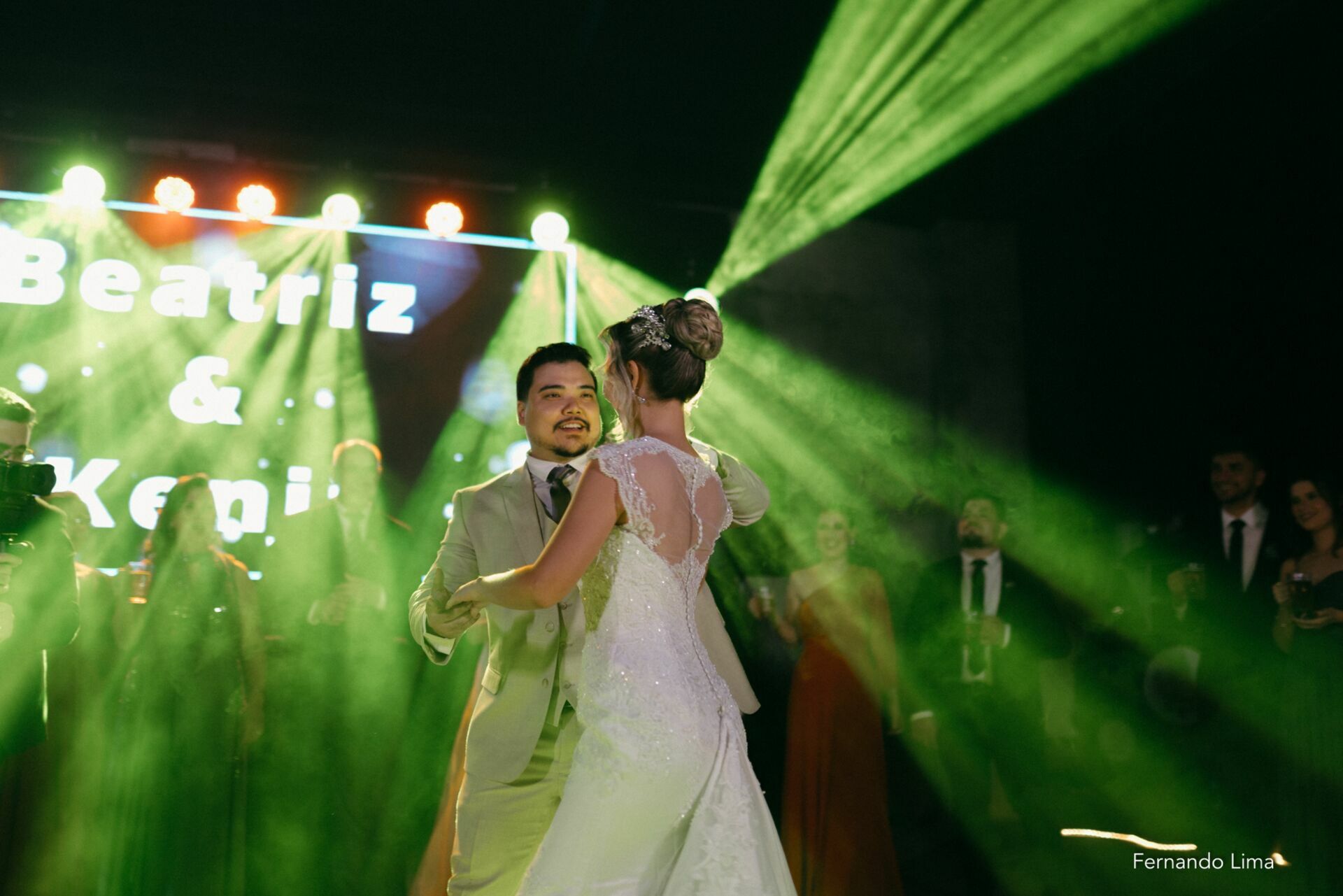 Foto Casamento da Bia e do Kenji na Chácara Light Decor em Araçatuba-SP: Um Dia de Amor e Luz Foto Casamento da Bia e do Kenji na Chácara Light Decor em Araçatuba-SP: Um Dia de Amor e Luz - Imagem 32