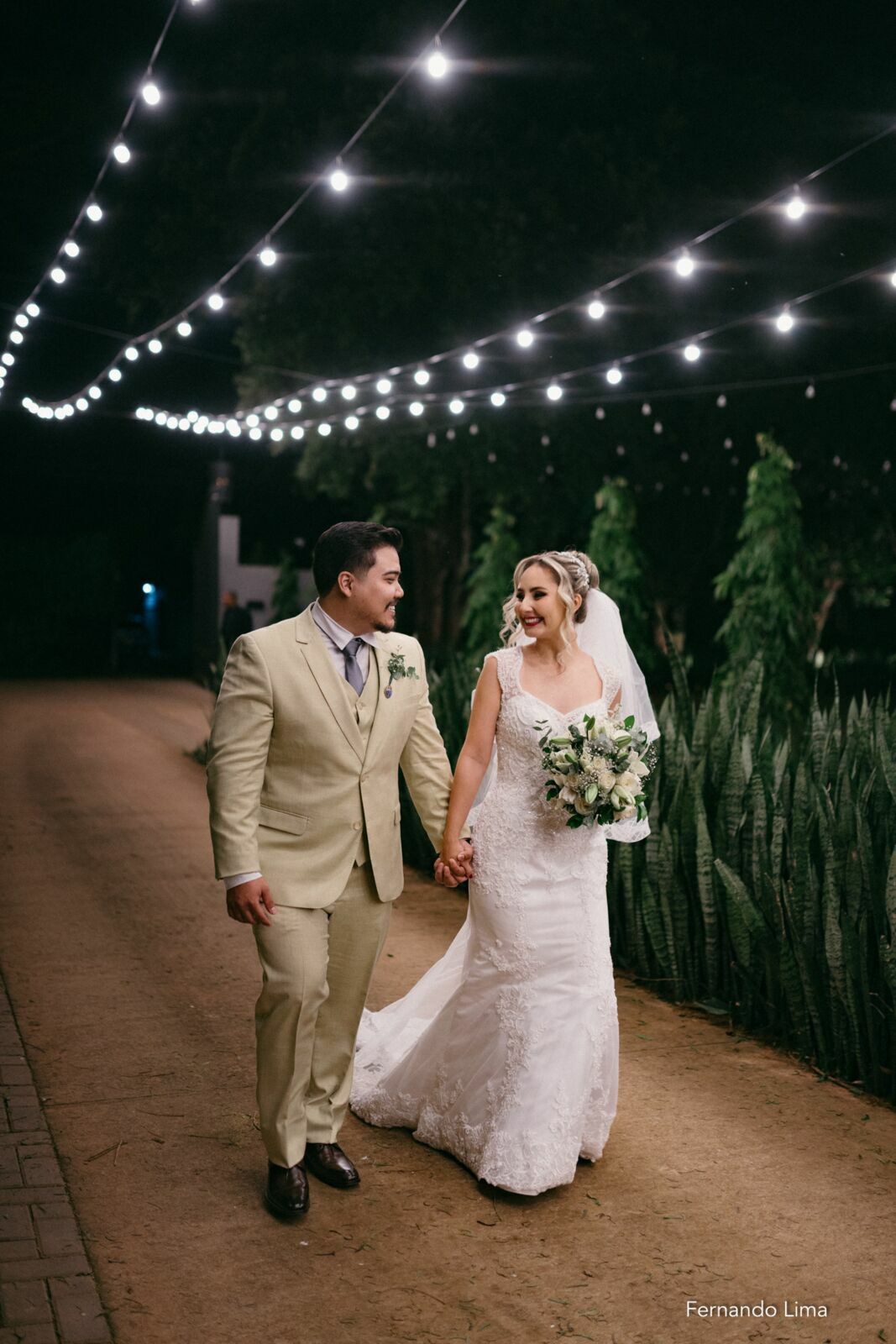 Foto Casamento da Bia e do Kenji na Chácara Light Decor em Araçatuba-SP: Um Dia de Amor e Luz Foto Casamento da Bia e do Kenji na Chácara Light Decor em Araçatuba-SP: Um Dia de Amor e Luz - Imagem 22