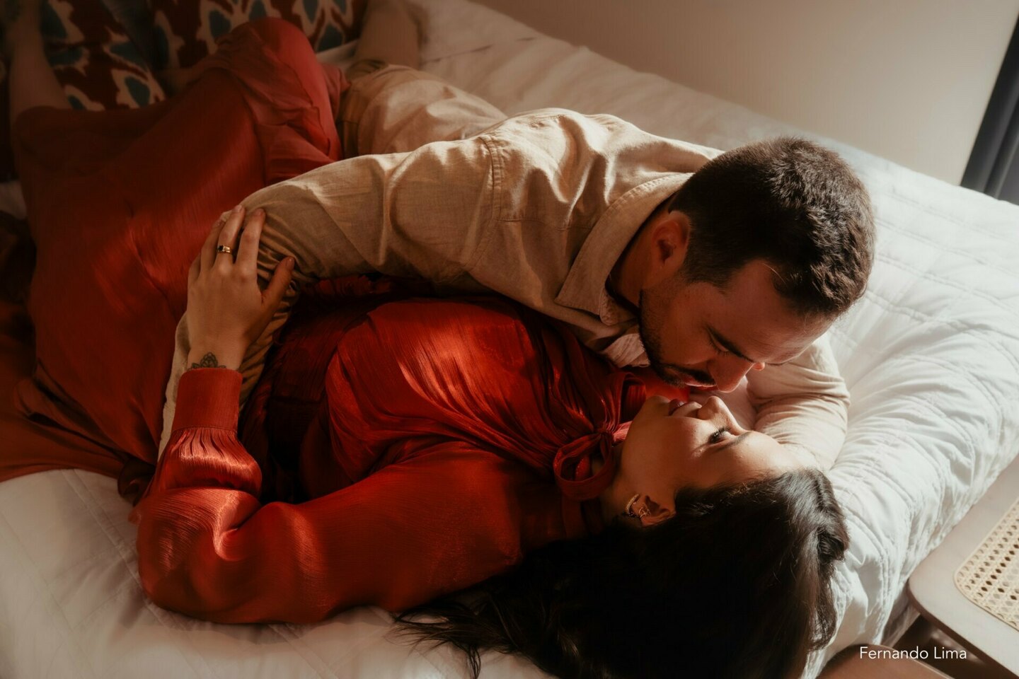 Kelly e Miguel  - Dias nublados revelam sentimentos que o sol não mostra.