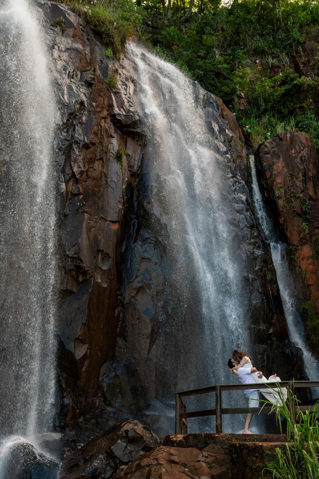 Foto Pré-Wedding de Isabelle e Juliano nas Cachoeiras de Brotas SP | Ensaio de Noivos | Fernando Lima Fotografia - Imagem 40